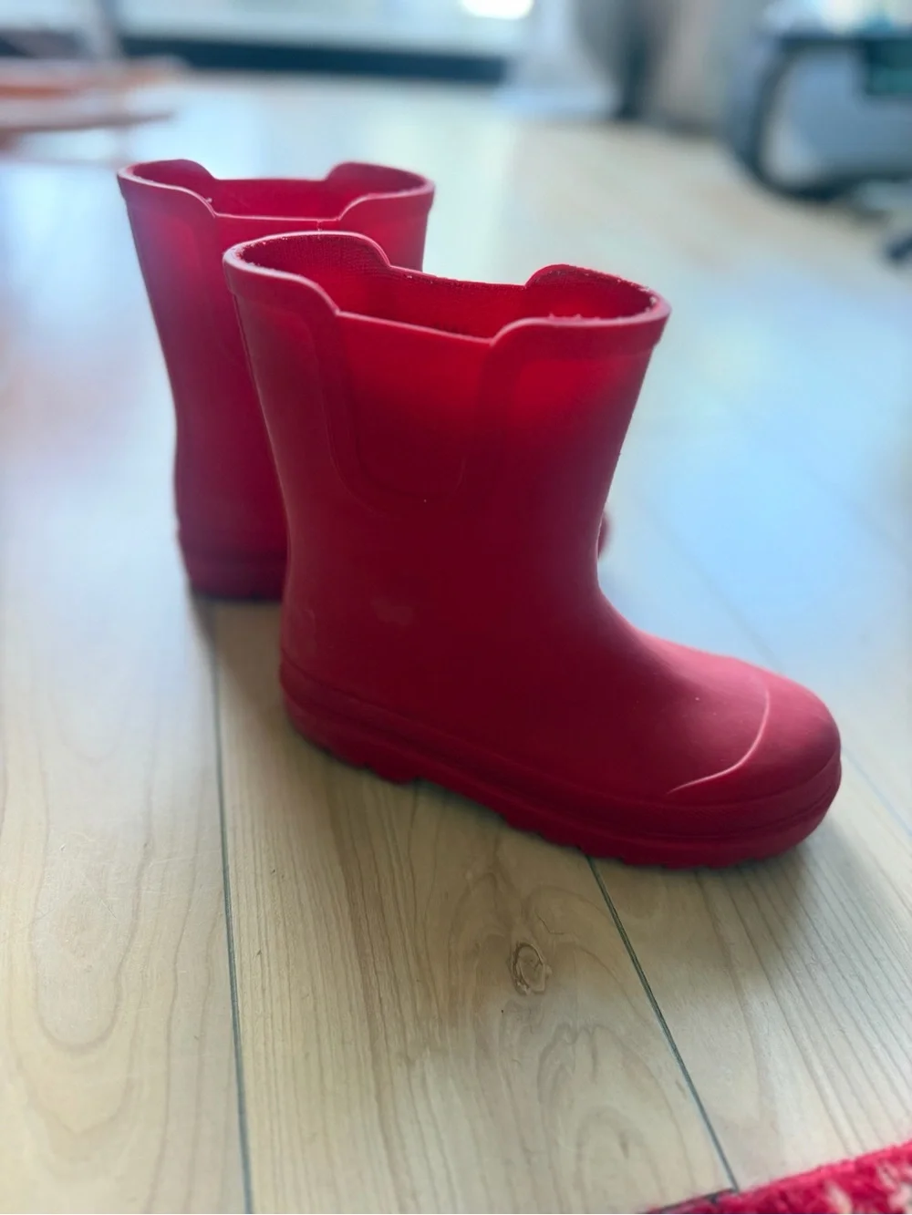 Zara bright red